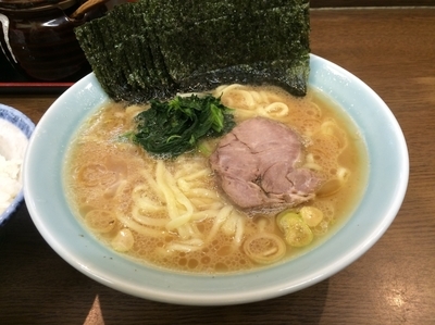 「ラーメン+のり+小ライス／￥700+100+100」@寿々㐂家の写真