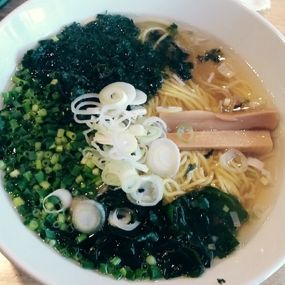 「【新メニュー】丸鶏煮干し塩らーめん（大盛り無料）　８００円」@麺や  ふる川の写真