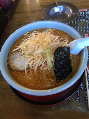 「ぴり辛ねぎとんこつらーめん 大盛り無料 税込1000円」@タロー食堂の写真