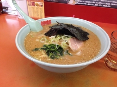 「味噌ラーメン（大盛り）630円＋170円」@ラーメン山岡家 相模原店の写真
