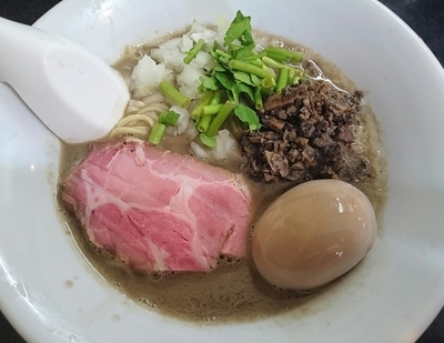 「濃厚そば（背黒烏賊）＋味玉」@麺処 晴の写真