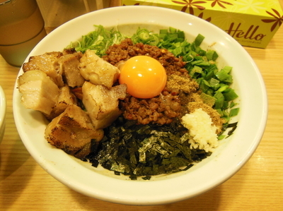 「肉メンのせ和え麺」@麺屋 こころ 大岡山本店の写真