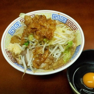 「ミニらーめん（600円）生たまご（50円）＋ニンニク・アブラ」@ラーメン二郎 めじろ台法政大学前店の写真