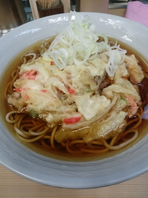 「豚肉入り紅生姜天そば480円」@大江戸そば 日暮里11・12号店の写真