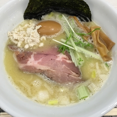 「濃厚鶏白湯味玉ラーメン¥972(税込)」@麺処 景虎 produced by ほん田の写真