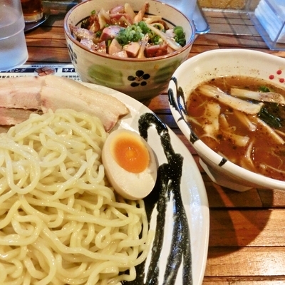 「つけ麺(中盛無料)＋チャーシュー丼(ランチタイム半額)」@麺臣 とらとはとの写真