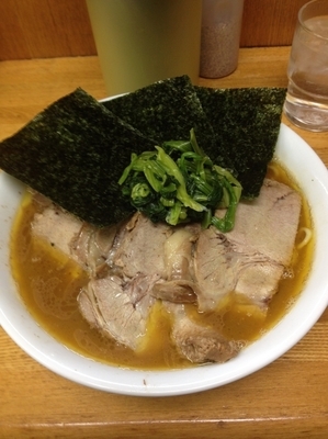 「チャーシュー麺中盛、硬め濃いめ」@横浜家系ラーメン 大原家の写真
