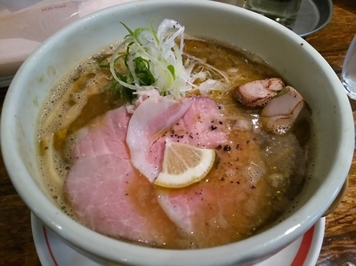 「【限定】豚骨煮干しらーめん　（大盛り：サービス券）」@麺肴 ひづきの写真