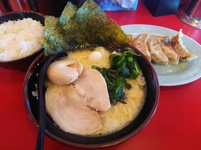 「塩ラーメン」@横浜家系ラーメン 瑞穂 大和家の写真