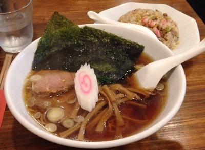 「半チャーハン＋醤油ラーメン(800円)」@らーめん 石やの写真