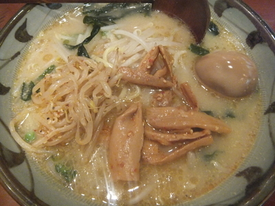 「純正ゴマ油味噌一ラーメン720円(太麺、別カンパ60円)」@味噌一 中野店の写真