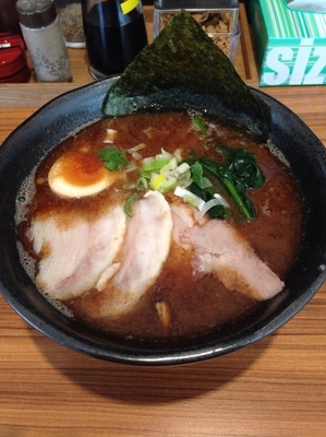 「豚骨魚介ラーメン 800円」@家系ラーメン 横道(odo)の写真