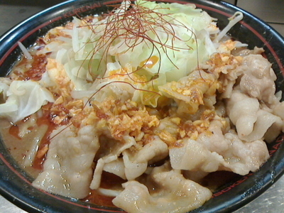 「紅ラーメン大盛り、小ライス」@麺創研 紅 府中の写真