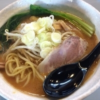 豚骨味噌（730円）