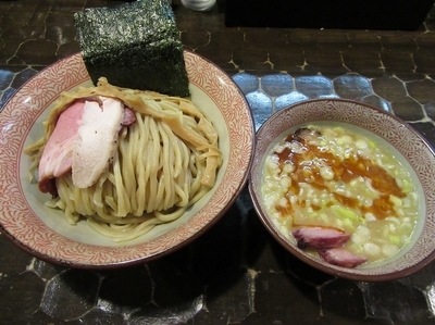 「海老つけそば大盛（９００円）＋餃子（３５０円）」@特級鶏蕎麦 龍介の写真