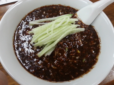 「炸醤麺（ひき肉のみそ味あんかけ）700円」@四川ラーメン揚子江の写真