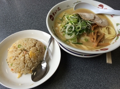 「チャーハンセット（屋台の味）」@天下一品 茨木けいさつ前店の写真