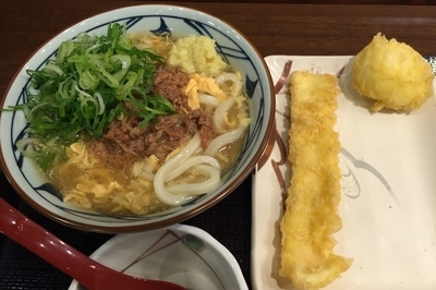 「肉たまあんかけ・並＋天ぷら（￥590＋計￥220）」@丸亀製麺 大和店の写真