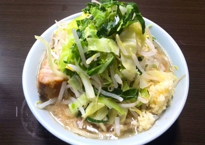 「ラーメン小 ぶた入り（にんにく）」@ラーメン二郎 新潟店の写真