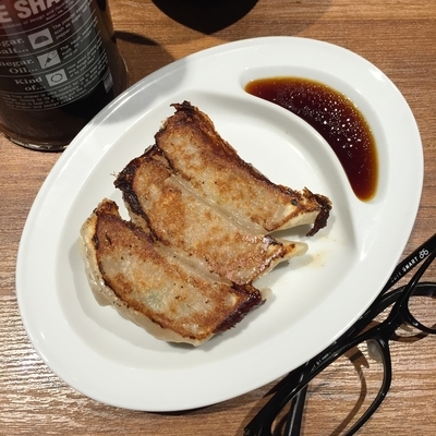 「手造り「肉汁餃子」」@かにチャーハンの店 横浜店の写真