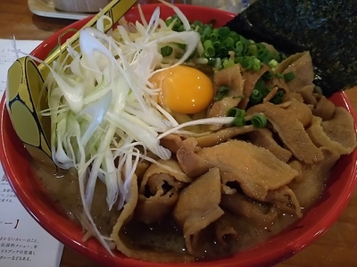 「【限定】徳島肉玉ラーメン　豚骨肉玉 上　※㋚券で１００円引き」@ラーメン ふたつ矢の写真