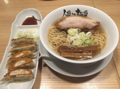 「らーめんmacro+B餃子セット（800+200円）」@人類みな麺類の写真