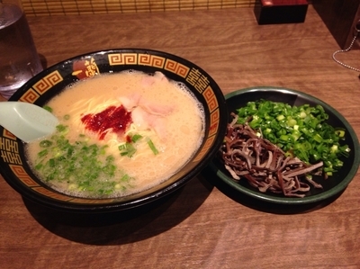 「ラーメン キクラゲ 青ネギ」@一蘭 千葉出洲港店の写真