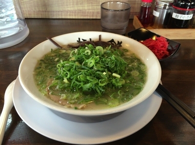 「らーめん　堅め　替玉ハリガネ×1」@麺屋小鉄の写真