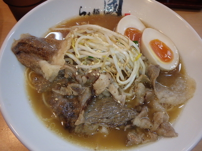 「しょうゆ(780円)味玉(100円)コウネ増量(クーポン)」@らぁ麺 國の写真