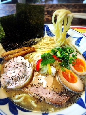 「全部のせ鶏白湯にぼしらーめん¥980」@堀切とんこつ麺屋 神髄の写真