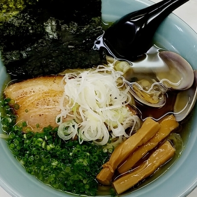 「【新メニュー】貝ダシラーメン（塩）８００円」@ラーメン 樂只の写真