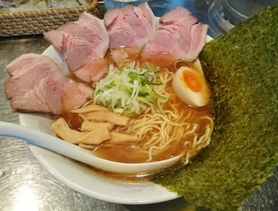 「新鶏醤油らーめん 750円」@さんじの写真