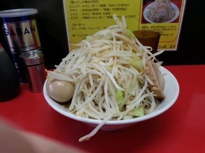 「ラーメン並 野菜ちょい増し、味玉」@びんびん豚の写真