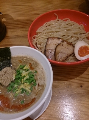 「濃厚豚骨魚介つけ麺(400g)」@ラー麺ずんどう屋 新宿歌舞伎町店の写真