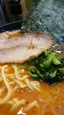 「辛味噌豚骨800円」@横浜家系 ぱるぷん亭の写真