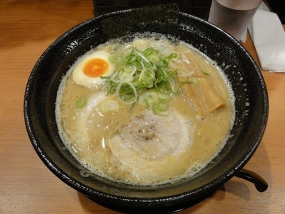 「鶏トン節ラーメン」@らーめん樹希の写真