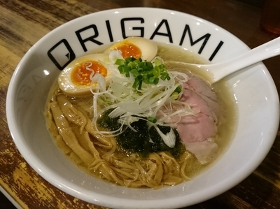 「しじみの塩らーめん(中盛)750円＋味玉(ラーパス)」@麺屋 ORIGAMIの写真