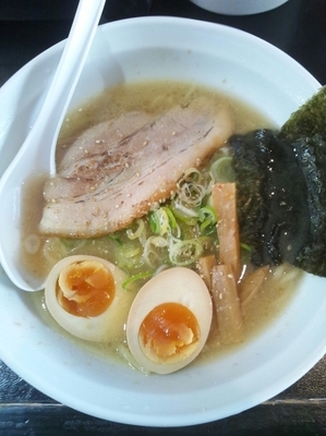 「塩とんこつ（味玉トッピング）」@らーめん専門店 和田屋.の写真