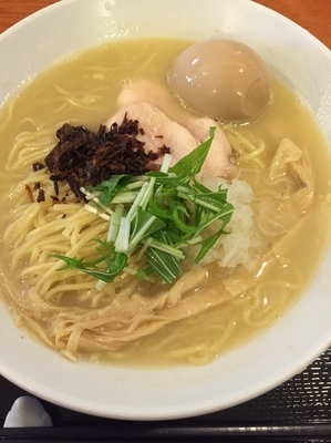 「濃厚鶏そば（塩・大盛り）＋味玉」@鶏そば 七星の写真