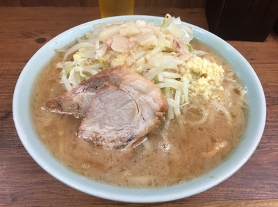 「ラーメン（ニンニク、アブラ）７００円」@ラーメン二郎 池袋東口店の写真