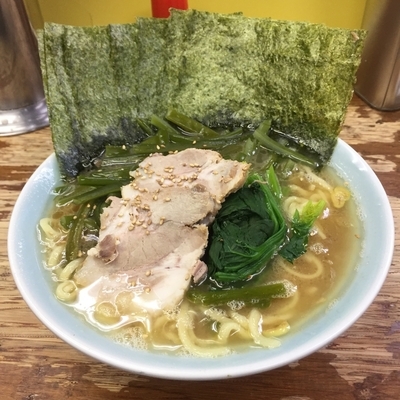 「ラーメン＋のり＋ほうれん草＋くきわかめ（￥1,200）」@まこと家の写真