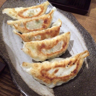 「ぎょうざ　５個　350円」@麺工房 かなでの写真