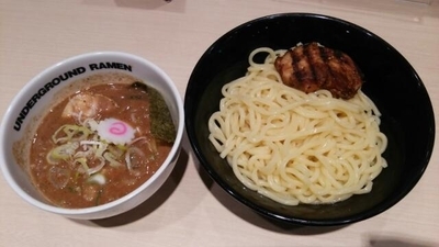 「つけめん(濃厚)(あつもり)＋アブリチャーシュー」@UNDERGROUND RAMEN 頑者 コクーンシティさいたま新都心店の写真