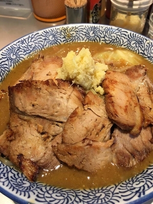 「チャーシュー炙り味噌らぁ麺」@豚骨一燈の写真