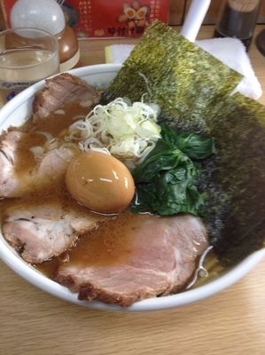 「チャーシュー麺中盛、硬め濃いめ」@ラーメン一平家の写真