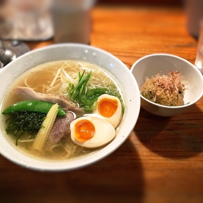 「だしが命の塩ラーメン」@だしが命の塩らーめん ぎょぎょぎょ 本町店の写真