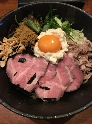 「スパイシー香りまぜそば(肉増し、大盛り)」@まぜそば めん佳の写真