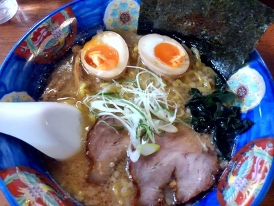 「正油ラーメン　780円＋味玉100円」@らーめん てつや 東京高円寺店の写真
