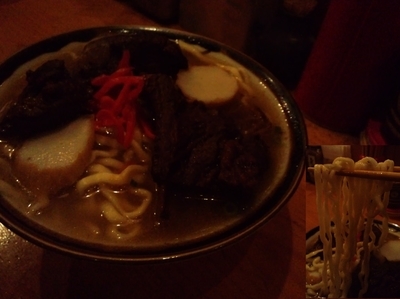 「ソーキそば880円＋税」@仲本食堂の写真