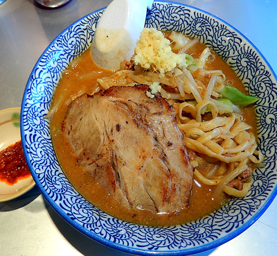 「本格！炙り味噌らぁ麺＋海老辛味（限定。810円）」@豚骨一燈の写真